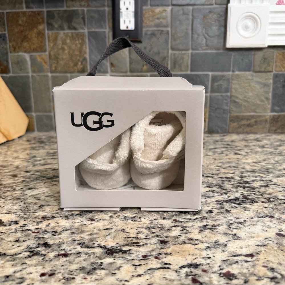 Infant UGGs in Cream